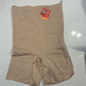Brand New Spanx OnCore High-Waisted Short